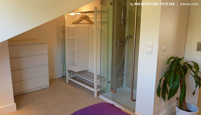 Instalações sanitárias do apartamento T1 na Lapa, Lisboa
