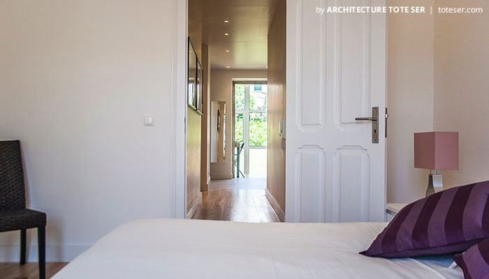 Bedroom of the 2 bedroom apartment in Lapa, Lisbon