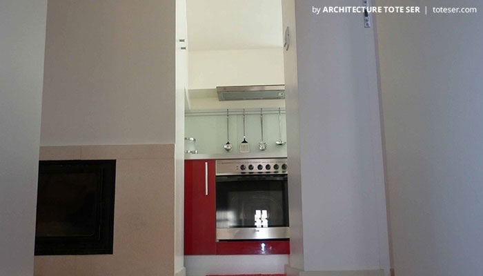 Cozinha do apartamento T1 em Alfama, Lisboa