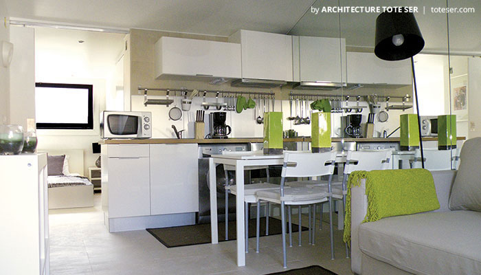 Kitchenette of the 1 bedroom apartment in Lapa, Lisbon