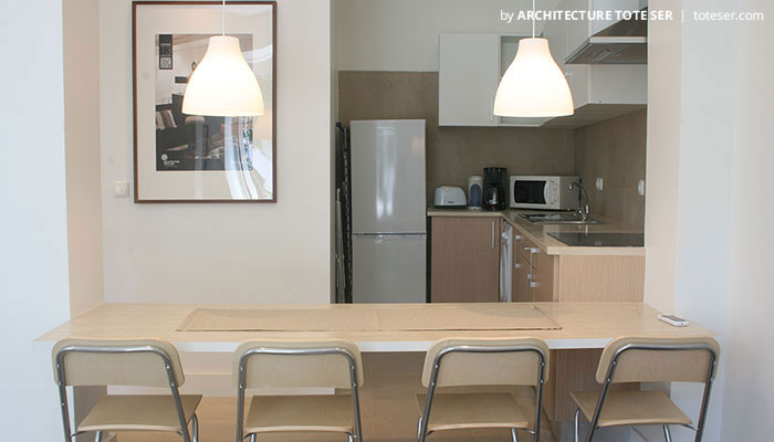 Kitchenette of the 2 bedroom apartment in Lapa, Lisbon
