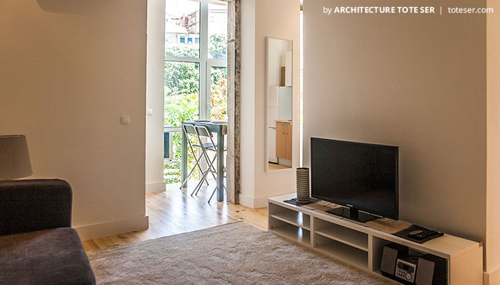 Living room of the 2 bedroom apartment in Lapa, Lisbon